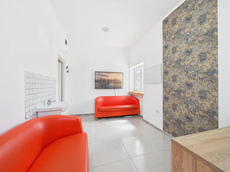 Office 12.6 m²